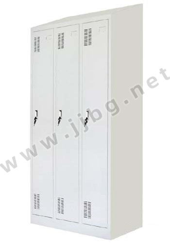 斜頂三門更衣柜